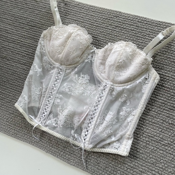Vintage 90’s Victoria’s Secret Ivory White Lace Corset Bustier Top Size 34B - Picture 11 of 12